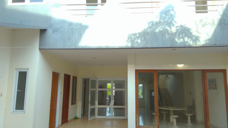 Rumah Heliconia, Harapan Indah luas 250m2