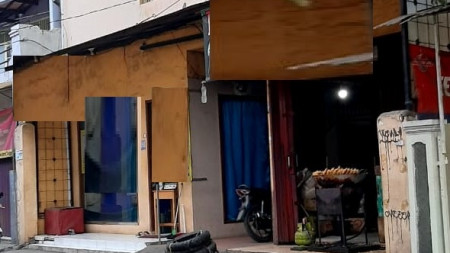 Rumah ada 2 kios, dan kost2an di Jurangmangu Barat