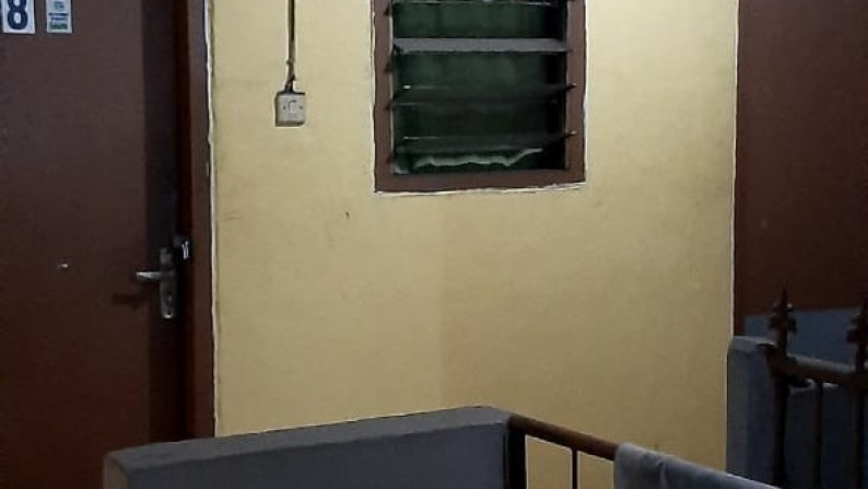 Rumah ada 2 kios, dan kost2an di Jurangmangu Barat