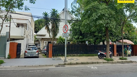 Dijual Rumah Tengah Kota di Jl Dr Soetomo, Surabaya