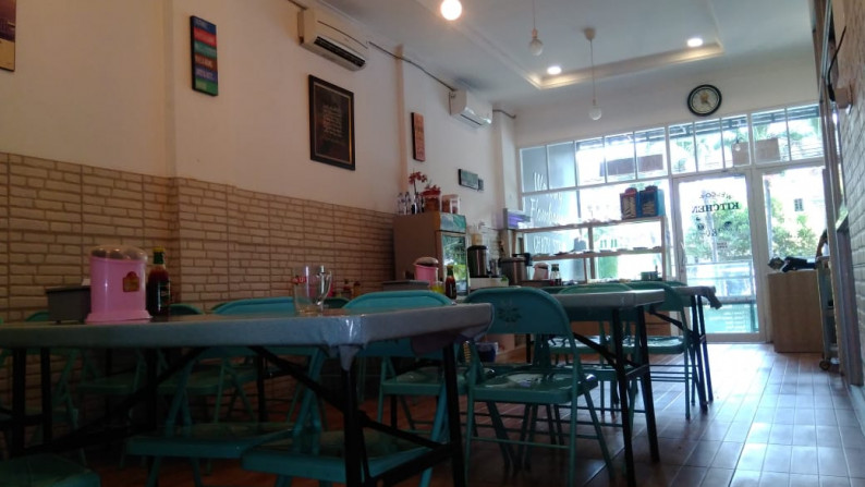 Kos-kosan 4 Lantai + Resto di Kelapa Gading