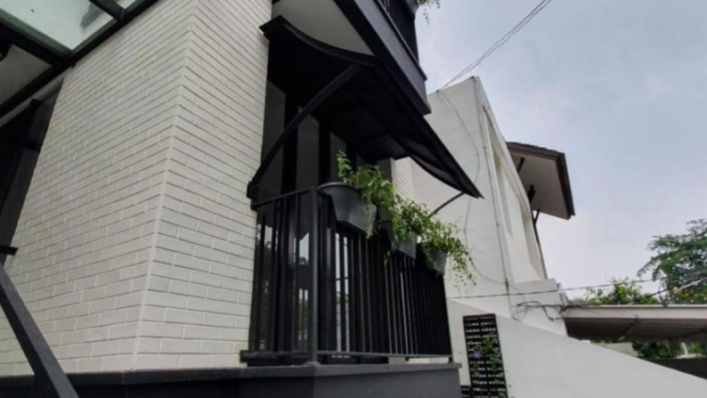 Rumah Siap Huni, Interior Elegan, dan Lokasi Strategis @Nusa Loka Park, BSD