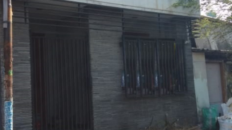 Dijual Rumah 3 lantai di Jalan Simo Hilir Raya, Surabaya