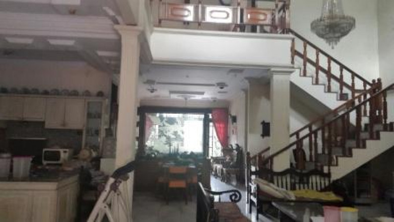 Rumah 2 Lantai Aman Dan Nyaman Di Pinggir Jalan Besar #AW