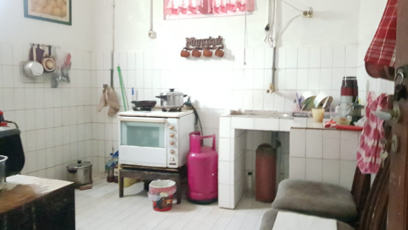 Rumah Cocok Untuk Usaha dan Lokasi Pinggir Jalan Raya @Wijaya, Kebayoran Baru