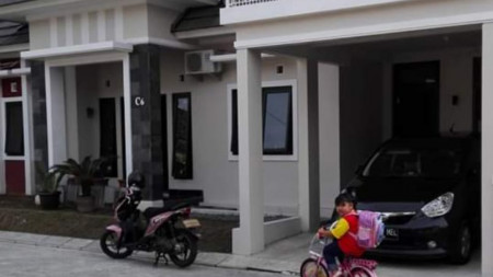 Rumah minimalis dalam perumahan lokasi strategis dekat kampus UPN Jogja