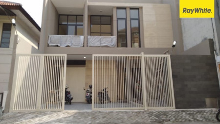 Dijual Rumah 2 lantai di Panjang Jiwo Permai, Surabaya
