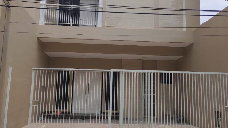 Dijual Rumah 2 lantai di Rungkut Asri Utara, Surabaya
