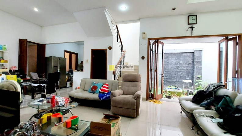 Rumah modern style siap huni dalam towm house di Pondok Labu