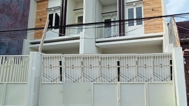 Dijual Rumah 2 lantai di Jalan Pisces, Surabaya