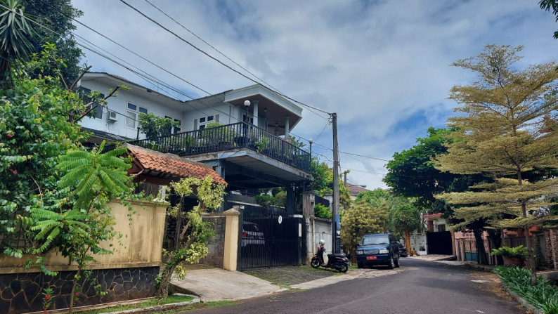 Rumah Mewah Cinere di Komplek Ternama