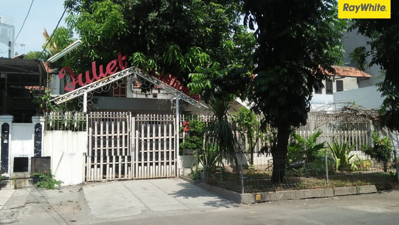 Dijual Rumah Pusat Kota di Jalan Ronggolawe, Surabaya