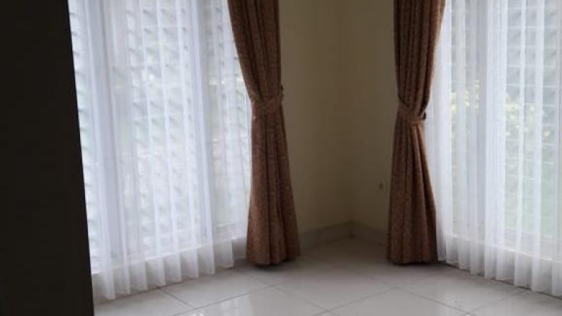 Rumah Bagus Di Emerald View, Bintaro Jaya