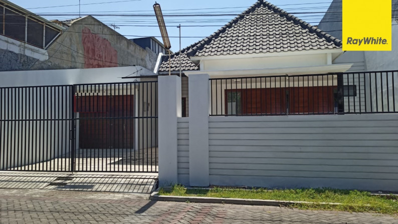 Disewakan Rumah 1,5 lantai di Jl Manyar Tirtomoyo, Surabaya