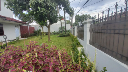 Rumah Asri and Nyaman Lokasi Strategis di Cipete