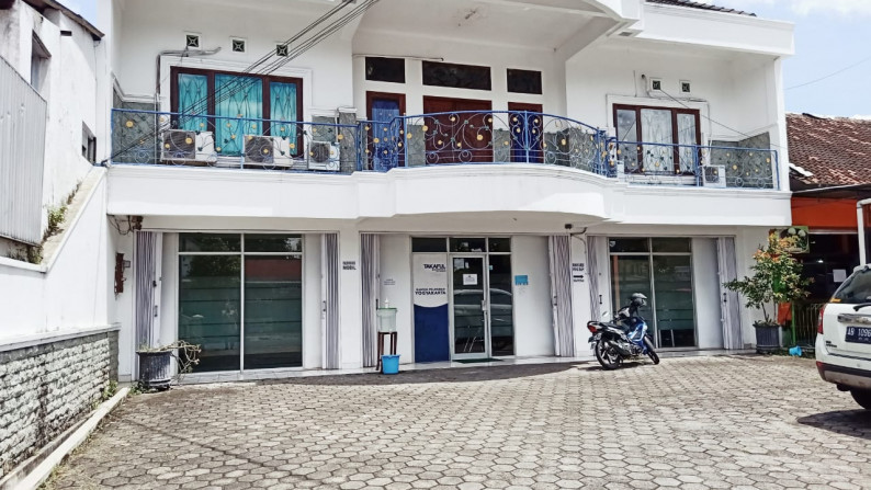 Ruko berlahan luas daerah Mantrijeron, Kodya Yogyakarta