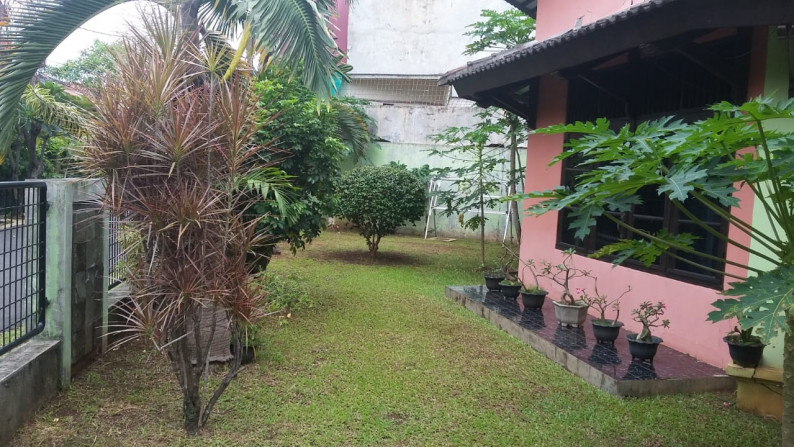 Rumah Siap Huni, Hunian Asri dan Nyaman @Petukangan Selatan