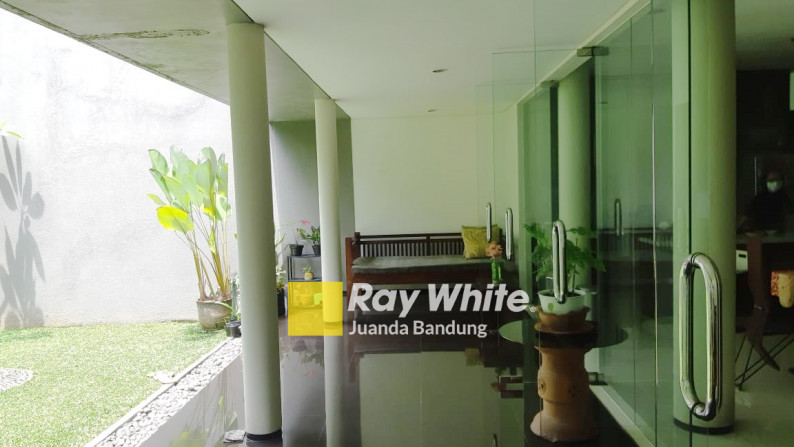 Rumah Lux Tubagus Ismail Sayap Dago