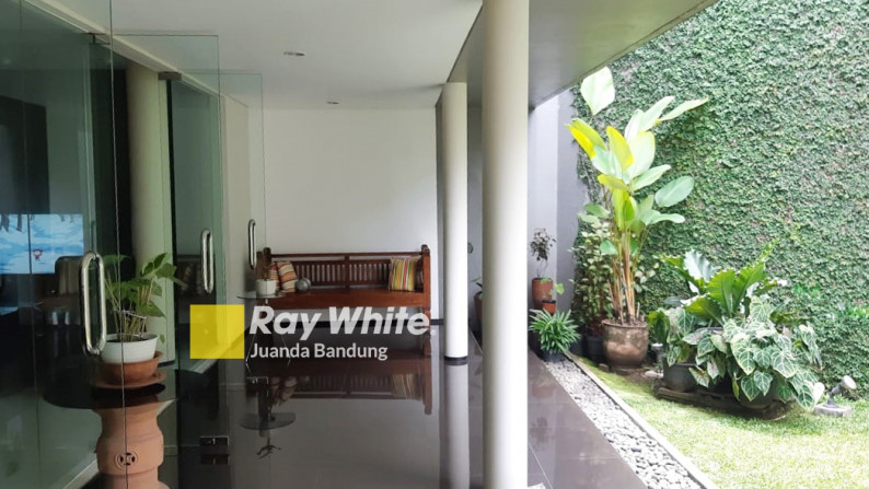 Rumah Lux Tubagus Ismail Sayap Dago