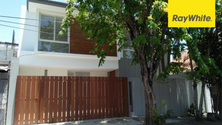 Dijual Rumah 2 lantai di Jalan Kelantan, Surabaya