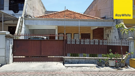 Dijual Rumah di Jalan Barata Jaya, Surabaya