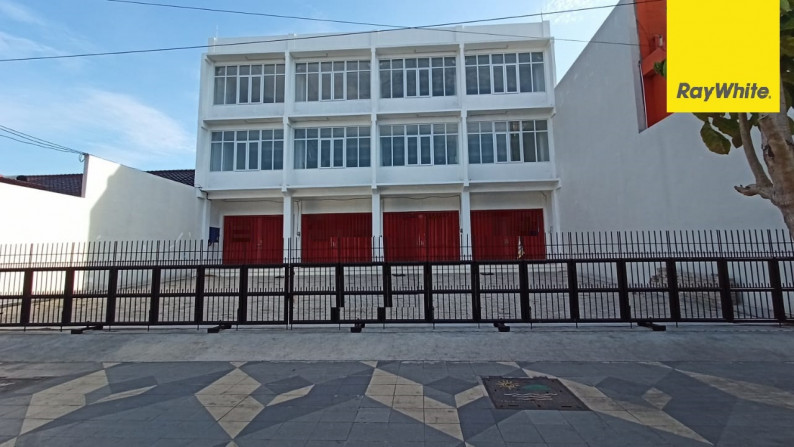 Disewakan Ruko 3 lantai Jejer 4 di Jl Dharmahusada, Surabaya