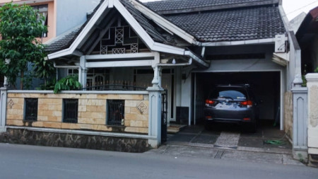 Rumah siap huni di ciledug