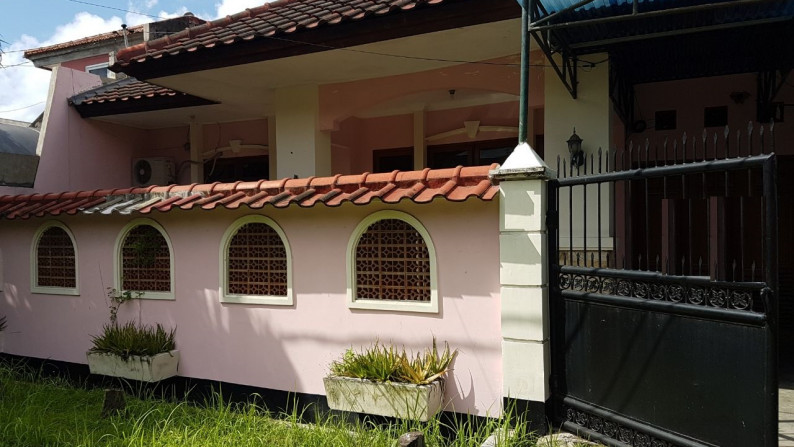 Rumah dijual Gayung Kebonsari