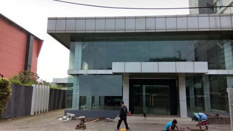 GEDUNG DISEWA JL TB SIMATUPANG JAKARTA SELATAN