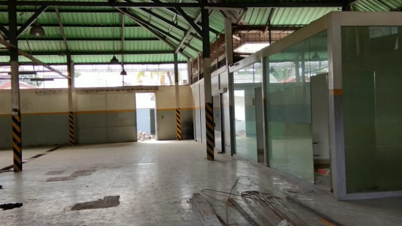 GEDUNG DISEWA JL TB SIMATUPANG JAKARTA SELATAN