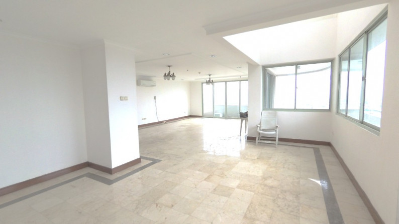 Penthouse Apartment at Bumimas Hilltop 533 m2 - 3 minutes from South CBD Jakarta TB Simatupang