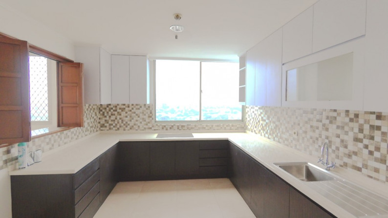 Penthouse Apartment at Bumimas Hilltop 533 m2 - 3 minutes from South CBD Jakarta TB Simatupang