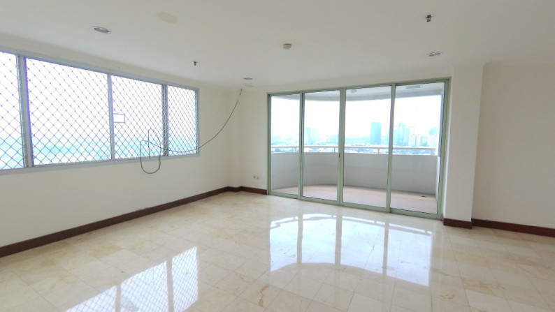 Penthouse Apartment at Bumimas Hilltop 533 m2 - 3 minutes from South CBD Jakarta TB Simatupang