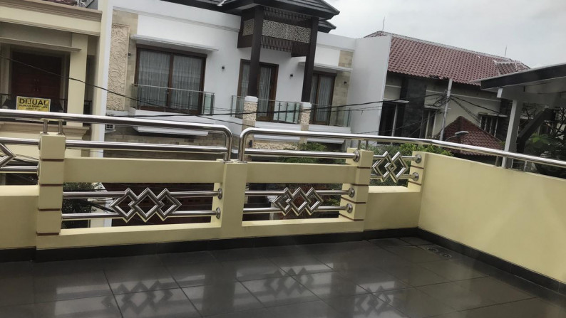 Rumah Hoek Full Furnish Cempaka Putih Tengah, Luas 464m2