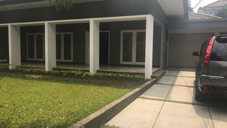 Spacious and homy house at kemang dalam