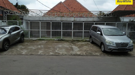 Disewakan Rumah Usaha Pusat Kota di Jalan Flores, Surabaya