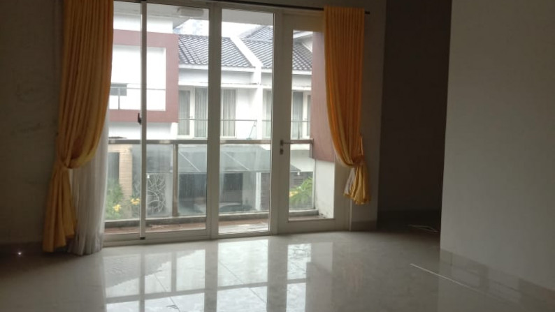 Rumah Siap Huni, Hunian Nyaman dan Asri @Kebayoran Essence, Bintaro