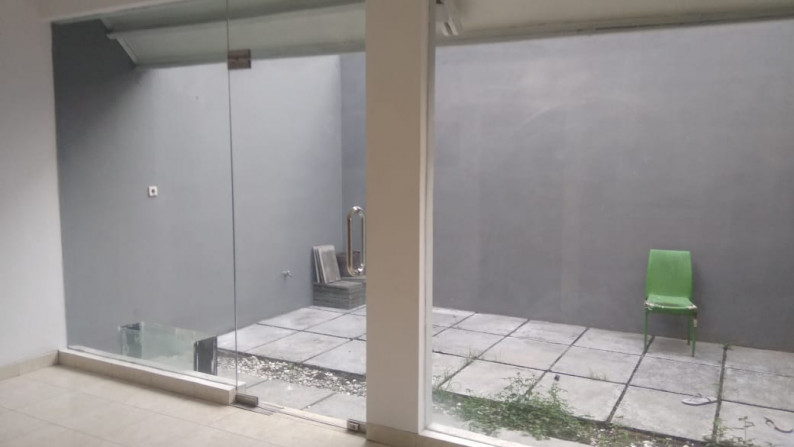 RUMAH MINIMALIS LOKASI STRATEGIS, DALAM PERUMAHAN DI DAERAH SETURAN