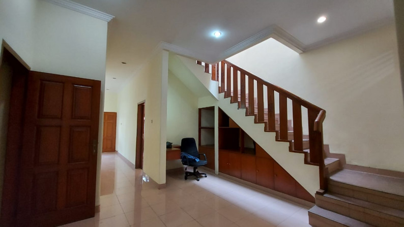 Disewakan rumah classic bagus dipondok indah