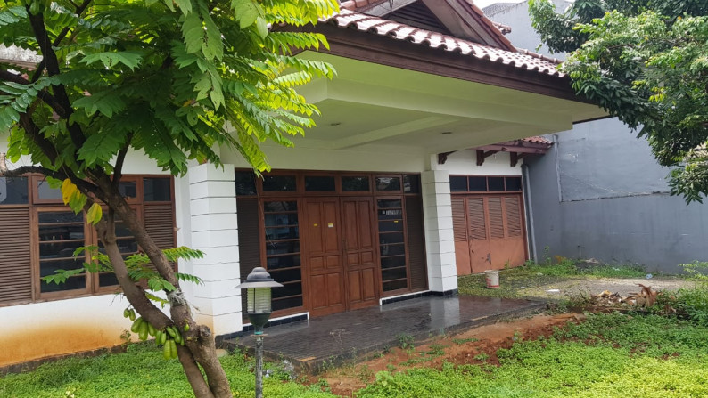 Rumah Siap Huni, Lokasi Strategis dan Ditengah Kota Jakarta Selatan @Flamboyan, Cipete