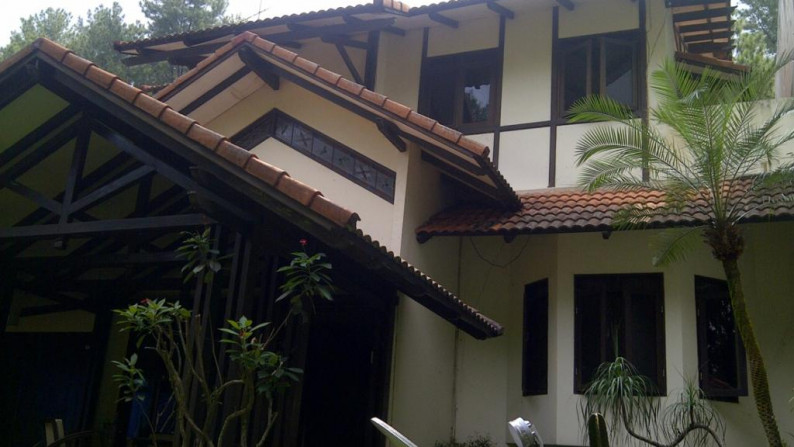 For Sale - Rumah Bergaya Classic Country di Villa Cinere Mas