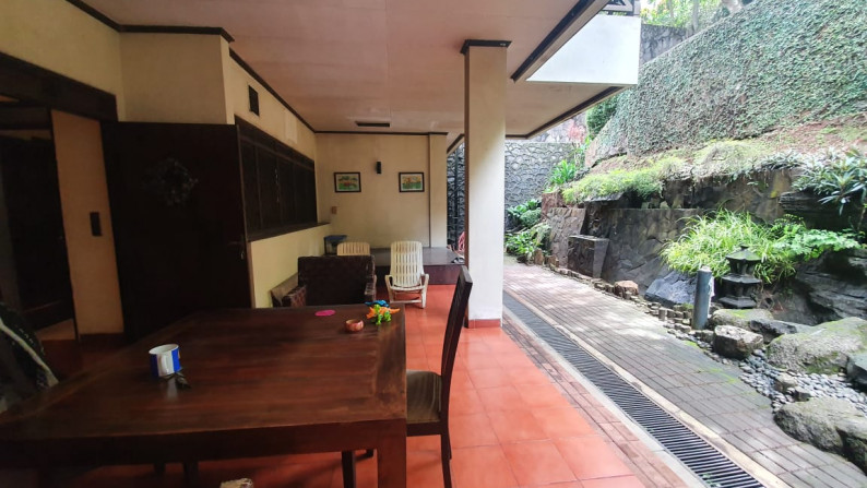 For Sale - Rumah Bergaya Classic Country di Villa Cinere Mas