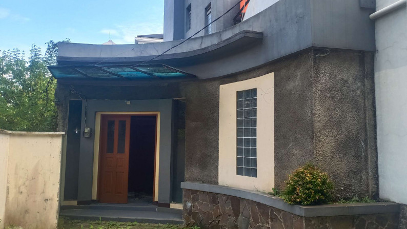 Dijual Tanah dan Bangunan di Pusat Kota, Jarang Ada, Jl Aceh