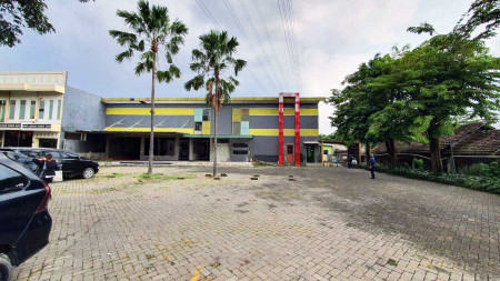 Jual Gedung (ex.Sport Center) di Raya Menganti - Wiyung, Luas 7430 m2, Hitung tanah !!!