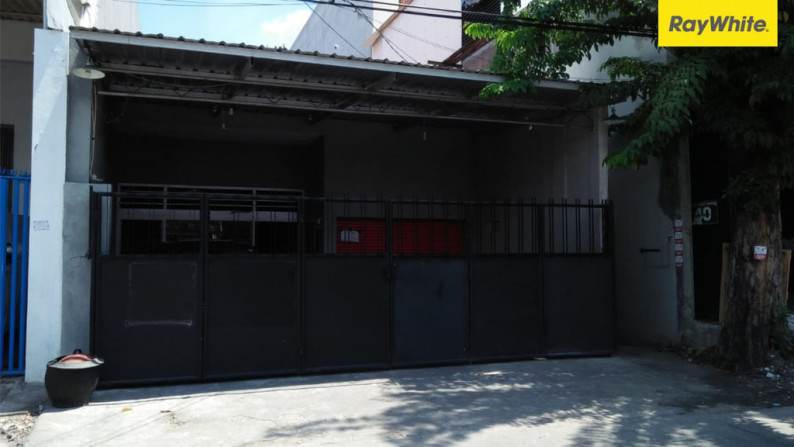 Dijual/Disewakan Rumah 1,5 lantai di Petemon Timur, Surabaya