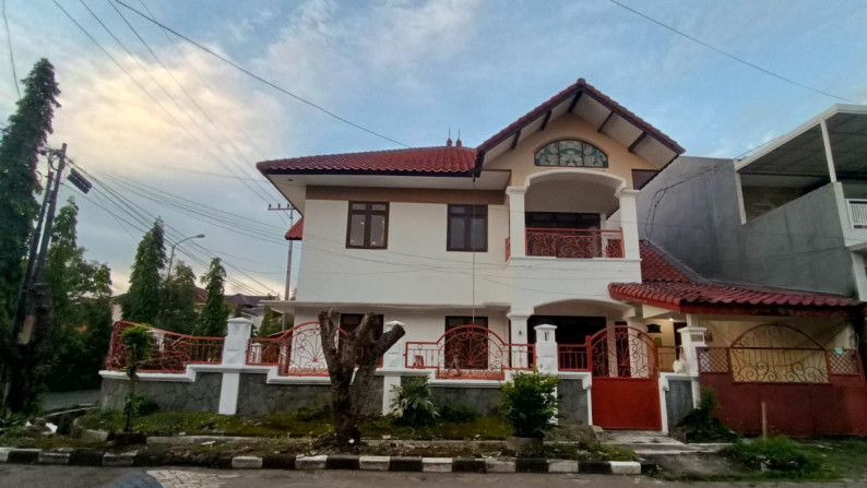 Rumah disewakan Babatan Pratama Surabaya