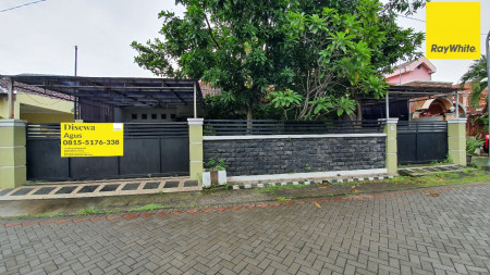 Disewakan Full Furnish Rumah Pusat Kota di Jalan Kampar, Surabaya