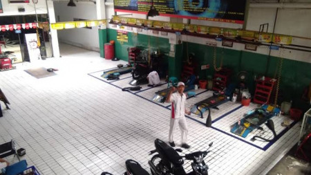 GEDUNG DI LOKASI STRATEGIS, COCOK UNTUK KANTOR, USAHA, DI JL BRIGJEN KATAMSO, YOGYAKARTA