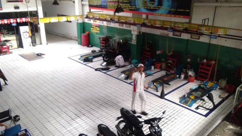 GEDUNG DI LOKASI STRATEGIS, COCOK UNTUK KANTOR, USAHA, DI JL BRIGJEN KATAMSO, YOGYAKARTA