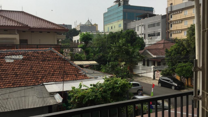 *Di sewakan rumah Jl Sungai *Sambas Kby Baru Jaksel